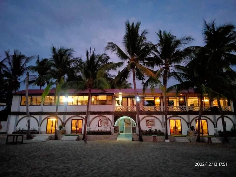 Sunbloom Beachfront Hotel And Restaurant Zambales Sinabacan Esterno foto