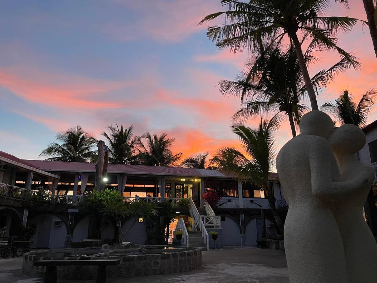 Sunbloom Beachfront Hotel And Restaurant Zambales Sinabacan Esterno foto
