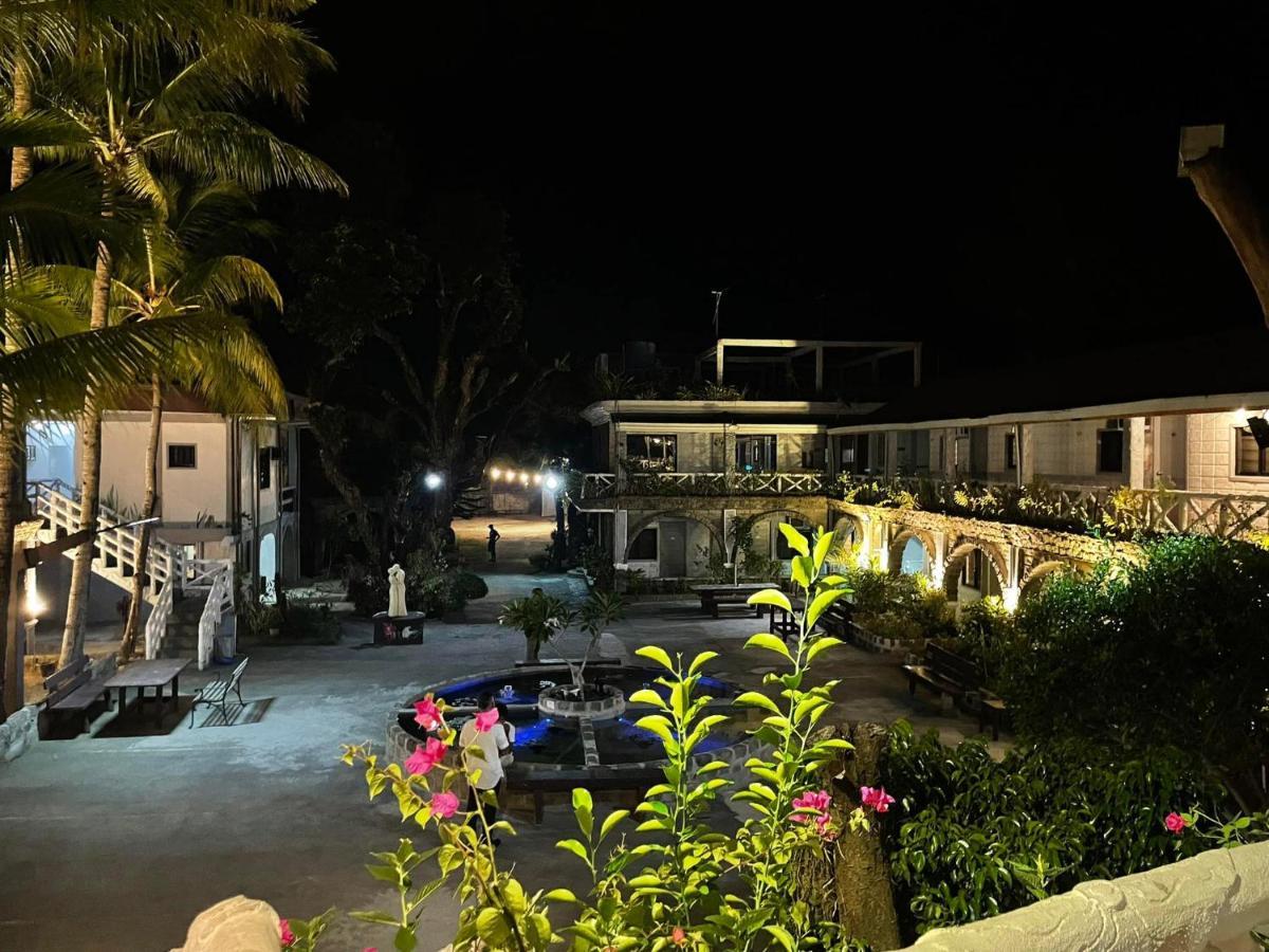 Sunbloom Beachfront Hotel And Restaurant Zambales Sinabacan Esterno foto