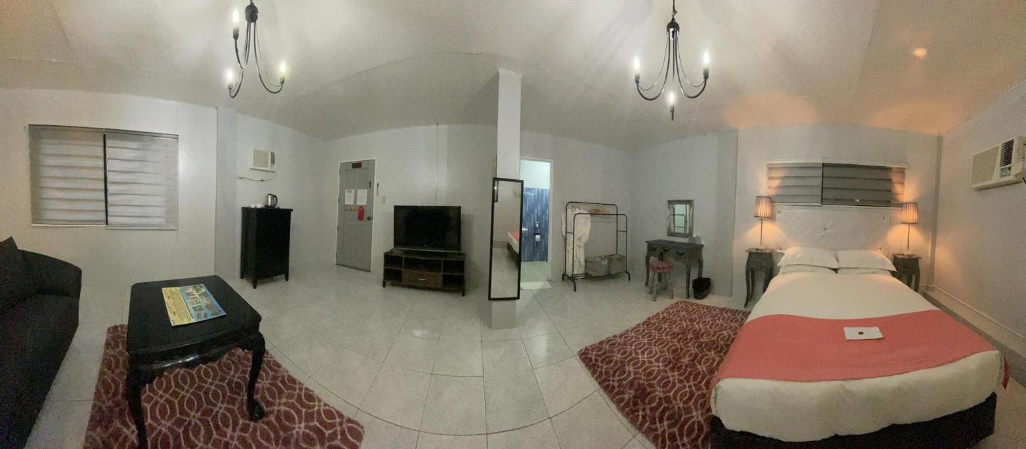 Sunbloom Beachfront Hotel And Restaurant Zambales Sinabacan Esterno foto