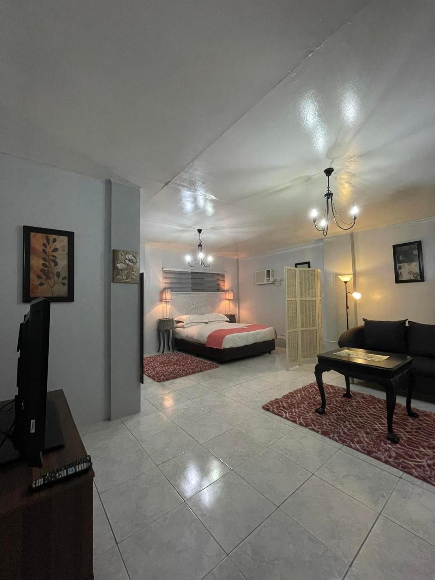 Sunbloom Beachfront Hotel And Restaurant Zambales Sinabacan Esterno foto
